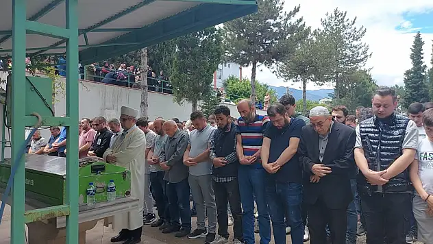Gölette boğulan genç son yolculuğuna uğurlandı