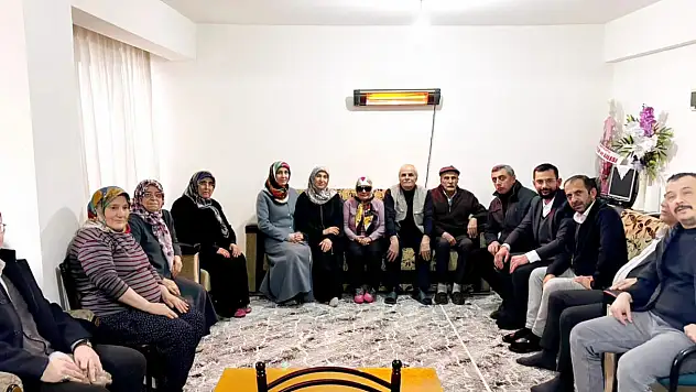Görme Engelliler Derneğine Anlamlı Ziyaret