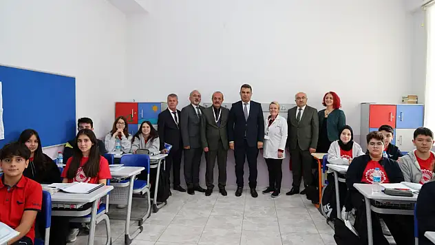 Gümüş, Sınav Koleji'ni Ziyaret Etti