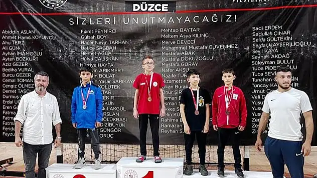 Güreşçilerimiz mindere çıktı