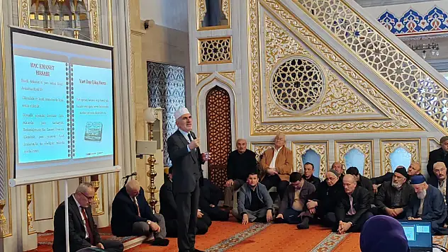 Hacı Adaylarına Hac Semineri Düzenlendi