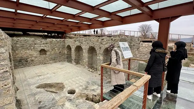 Hadrianopolis Antik Kenti İz Bırakan Yapısıyla İlgi Görüyor