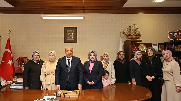 Halk Eğitim Kursiyerlerinden Belediye'ye Ziyaret