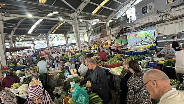 Halk Pazarında Fiyatlar Aynı Kaldı