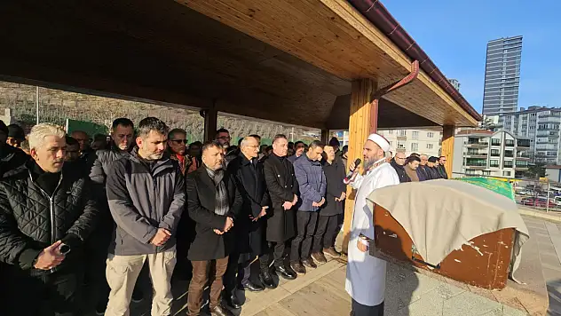 Hamdi Nalbant'ın Annesi Son Yolculuğuna Uğurlandı