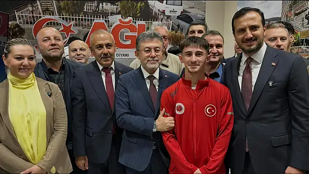 Hamza Eren Göksu Bakan Yumaklı İle Bir Araya Geldi