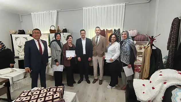 Hanönü'de Halk Eğitimi Merkezi Yıl Sonu Sergisi Açıldı
