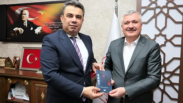 Hasan Gümüş'e Kitap Takdim Edildi