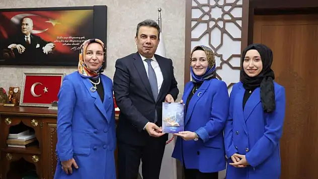 Hasan Gümüş'e Kitap Takdimi Gerçekleştirildi