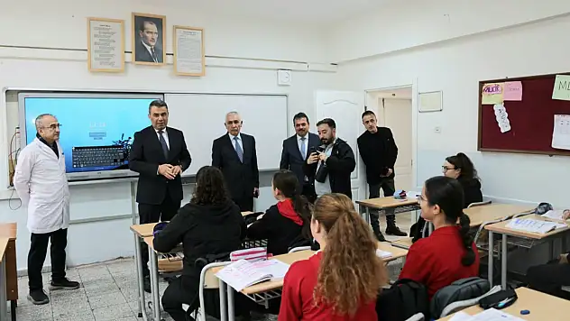 Hasan Gümüş Öğrencilerle Buluştu