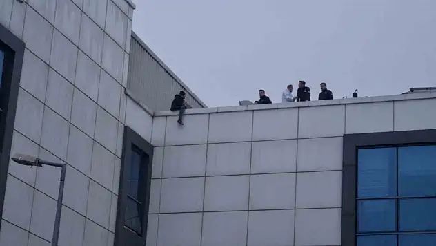 Hastane Çatısında İntihar Girişimi
