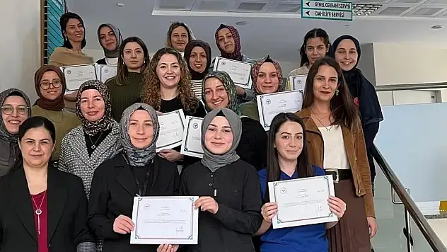 Hastane Personeline 'Anne Sütü Ve Emzirme Eğitimi'