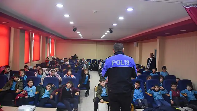 Hayata Renk Verelim Projesi Sürüyor