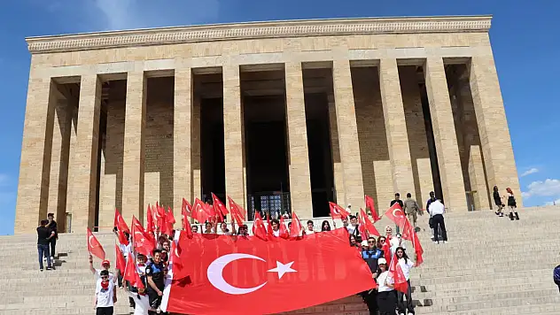 'Hayata Renk Verelim' Projesiyle Ankara Gezisi Düzenlendi
