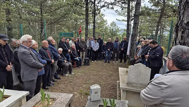 Hayri Bülbül Kabri Başında Anıldı