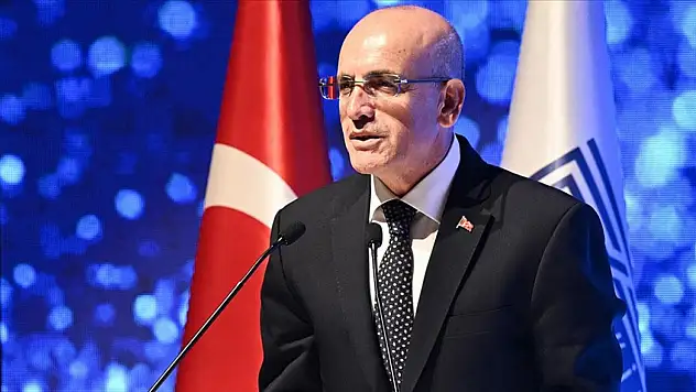 Hazine Ve Maliye Bakanı Şimşek:  'Temmuzda Yıllık Cari Açık 20 Milyar Doların Altına Geriledi'