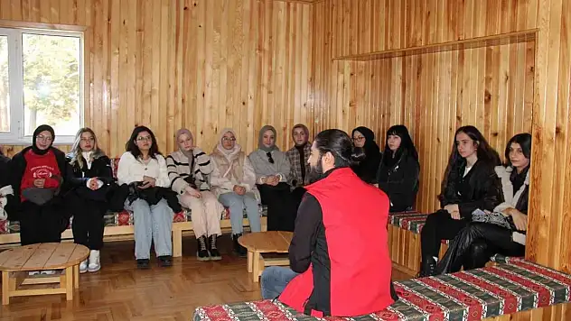 Hem Gölcük'ü Gezdiler Hem De Bilgilendiler