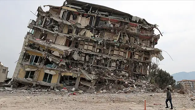 Her 20 Yılda 3 Büyük Deprem Yaşanıyor