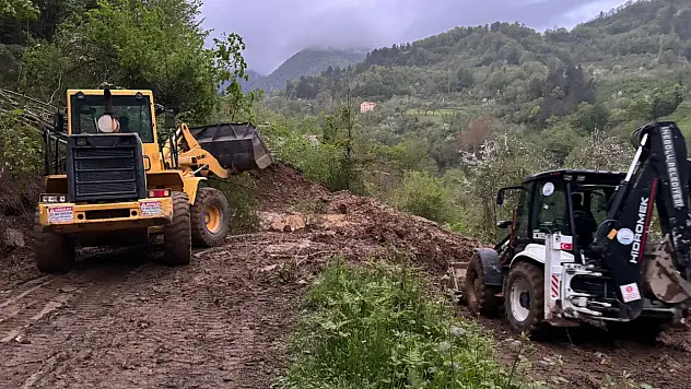 Heyelan 3 Mahalleyi Susuz Bıraktı