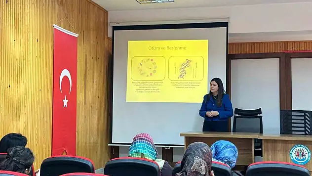 Hitit Üniversitesi Bilim Kafe'de Otizm ve Beslenme Konuşuldu