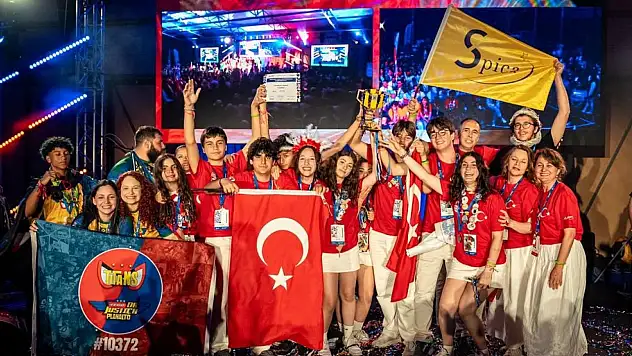 Hitit Üniversitesi'nin destek verdiği robotik takımı dünya şampiyonu oldu
