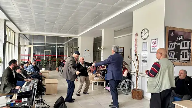 Huzurevi Sakinleri Eğlendi