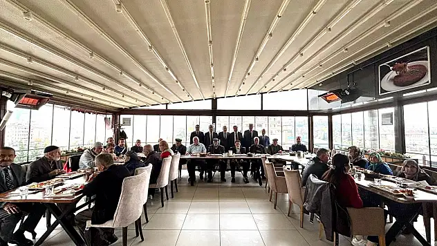 Huzurevi Sakinleri Kahvaltıda Buluştu