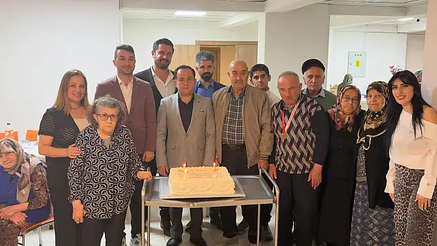 Huzurevi Sakinleri Yaşlılar Günü'nde Yalnız Bırakılmadı