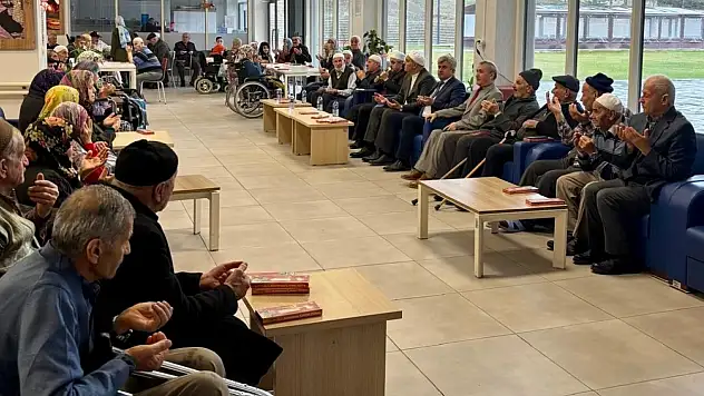 Huzurevinde 6 Şubat Depreminde Hayatını Kaybedenler Anıldı