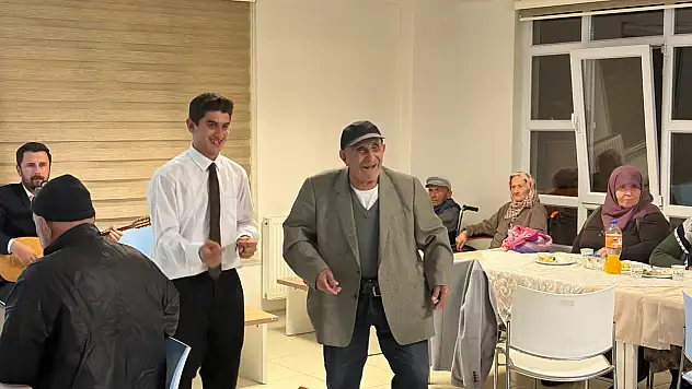 Huzurevinde Anlamlı Buluşma