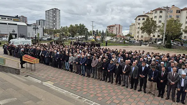 İfakat Küçükoğlu Defnedildi