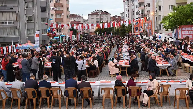 İftar masalarından gönül köprüsü kuruldu