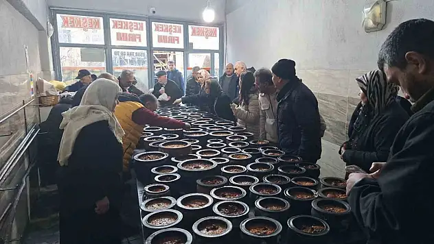 İftar Sofralarının Vazgeçilmez Lezzeti: 8 Saatte Pişiyor