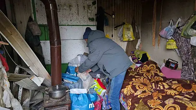 Barakada Yaşayan Engelli Adama Devlet Sahip Çıktı
