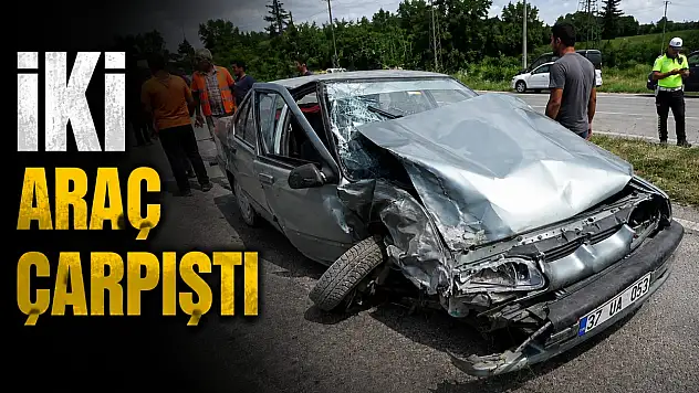 İki Araç Çarpıştı