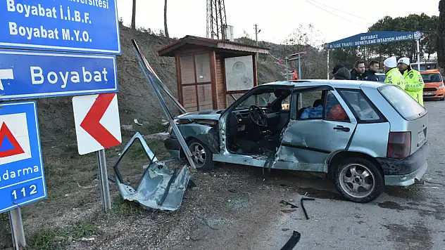 İki Otomobil Çarpıştı: 5 Yaralı
