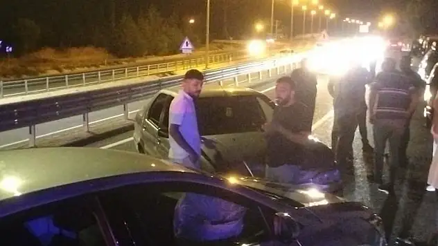 İki otomobilin çarpıştığı kazada 3 kişi yaralandı