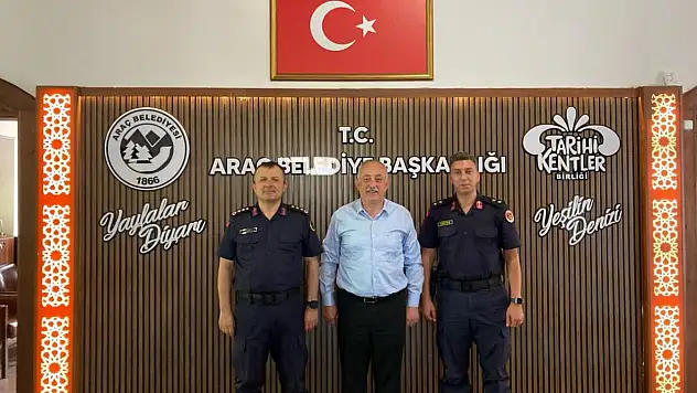 İl Jandarma Komutanı Hikmet Uz'dan Araç Belediye Başkanı Yazkan'a Ziyaret
