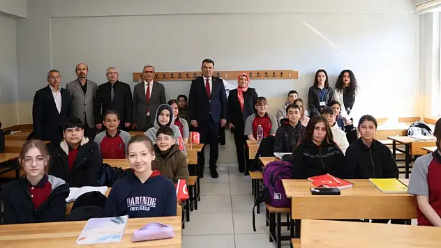 İl Millî Eğitim Müdürü Gümüş Darende Ortaokulunda Öğrencilerle Buluştu