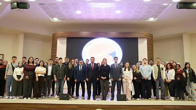 İl Millî Eğitim Müdürü Gümüş Kastamonu Üniversitesi Eğitim Fakültesi Öğrencileriyle Buluştu