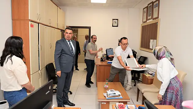 İl Milli Eğitim Müdürü Gümüş Personelle Bayramlaştı