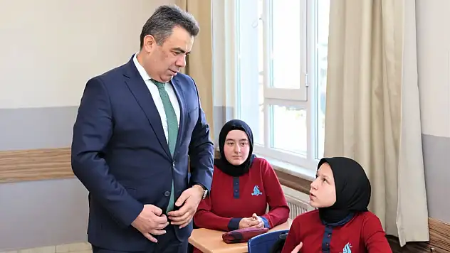İl Millî Eğitim Müdürü Gümüş Şehit Mehmet Yılmaz İmam Hatip Ortaokulu Öğrencileriyle Buluştu