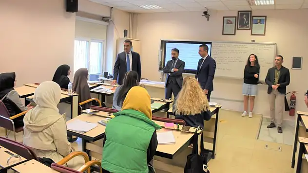 İl Milli Eğitim Müdürü Gümüş'ten Halk Eğitimi Merkezi'ne ziyaret