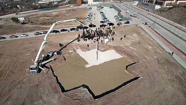 İlahiyat Fakültesi Kuzey kampüsü Uygulama Cami Temeli Atıldı