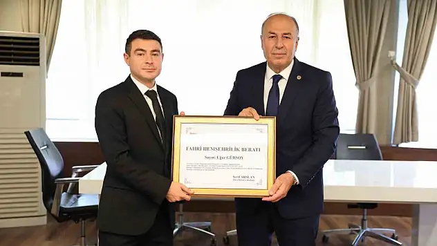 İlçe Jandarma Komutanına fahri hemşehrilik beratı