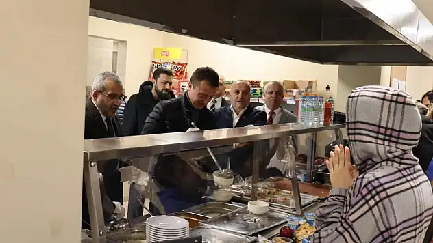 İlçe Protokolü Üniversite Öğrencileri İle İftar Yaptı