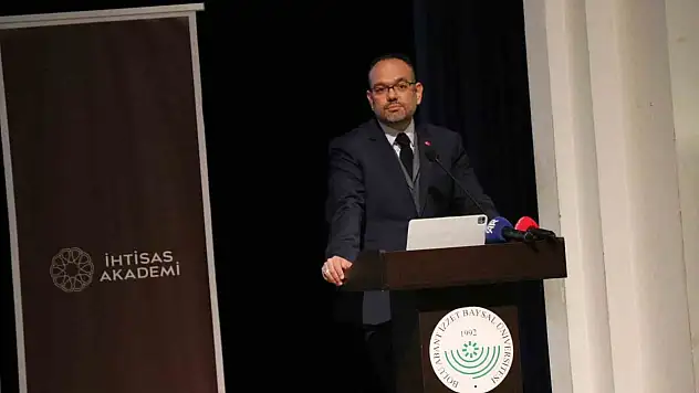 İletişim Başkan Yardımcısı Şahin: 'Teknoloji Bağımlılığı Sosyal İzolasyona Neden Oluyor'