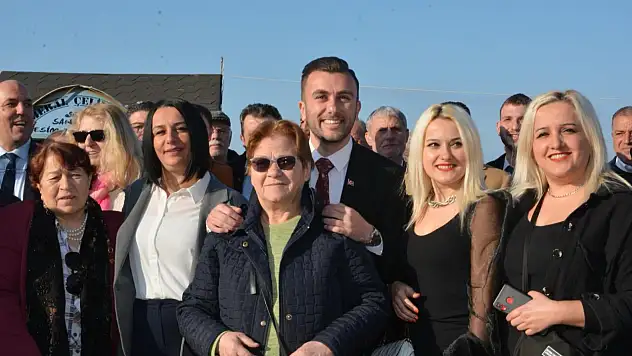 İlke Karabacak: 'CHP, Bu Ülkenin Yarınlarının Teminatıdır'
