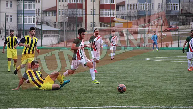 1'inci Amatör'de zirve mücadelesi çetin