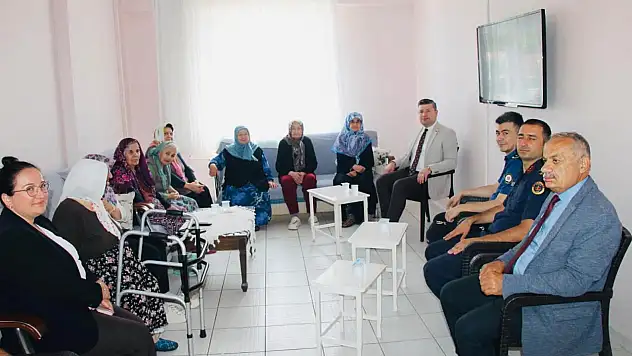 İnebolu'da Büyükler Unutulmadı